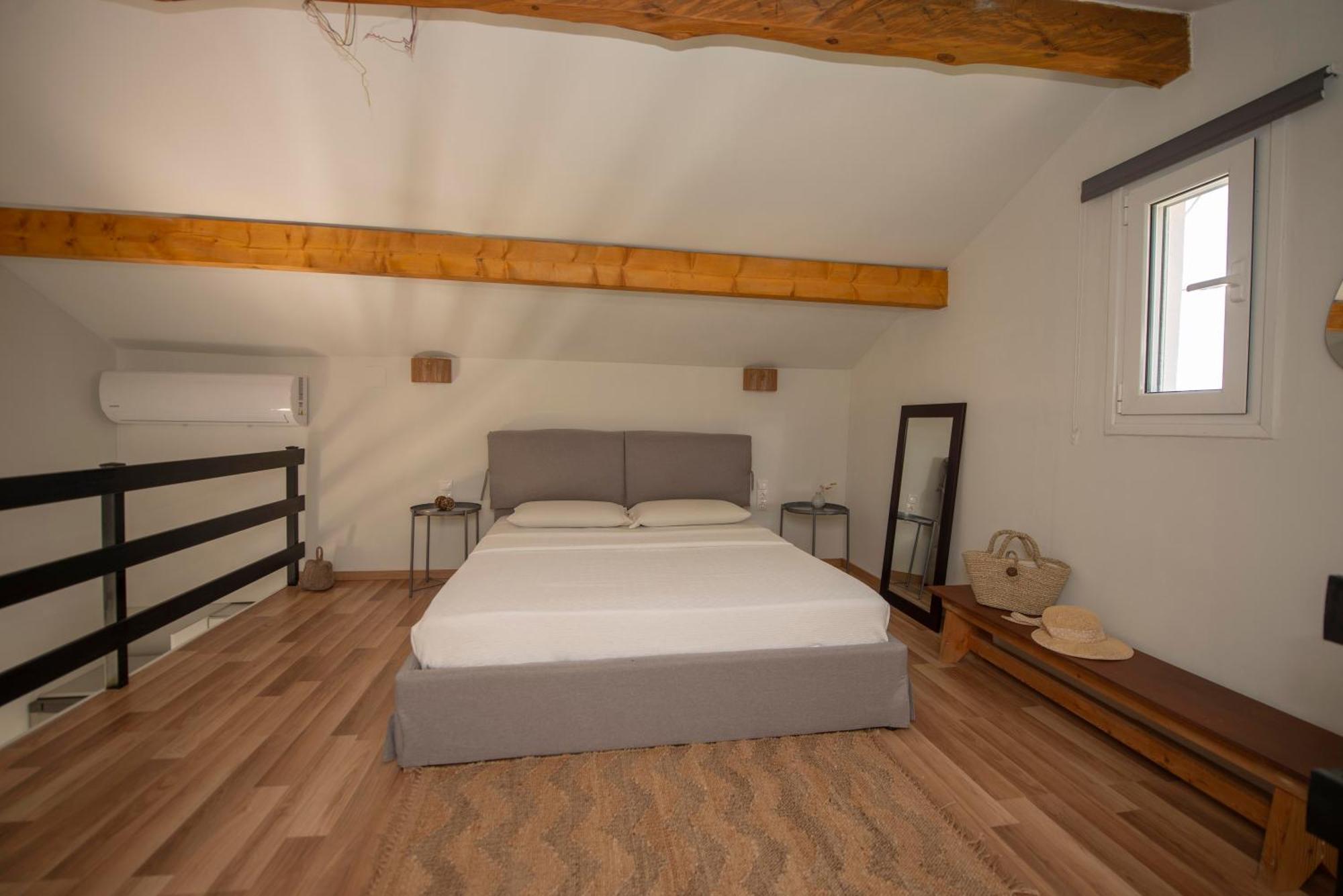 Aparthotel Elves Studios& Apartment's 2*